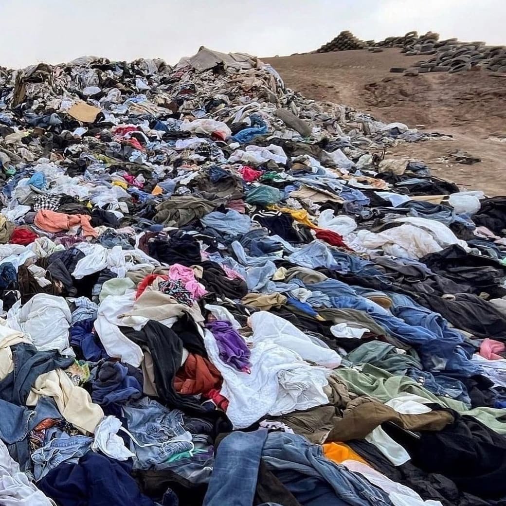 칠레 이타카마 사막의 옷 무덤 : 네이버 포스트