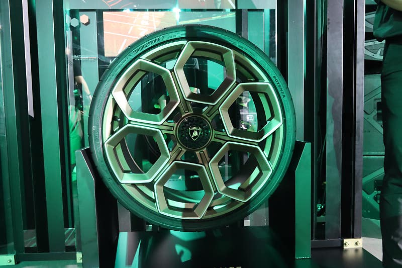 “다 됩니다” 트랙과 공도에서 모두 즐길 수 있는 ‘우라칸 테크니카’ 런칭