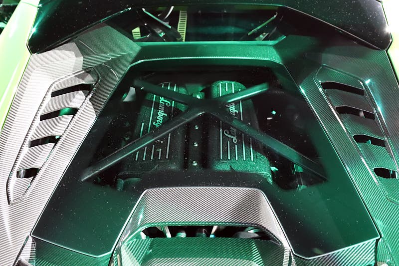 “다 됩니다” 트랙과 공도에서 모두 즐길 수 있는 ‘우라칸 테크니카’ 런칭