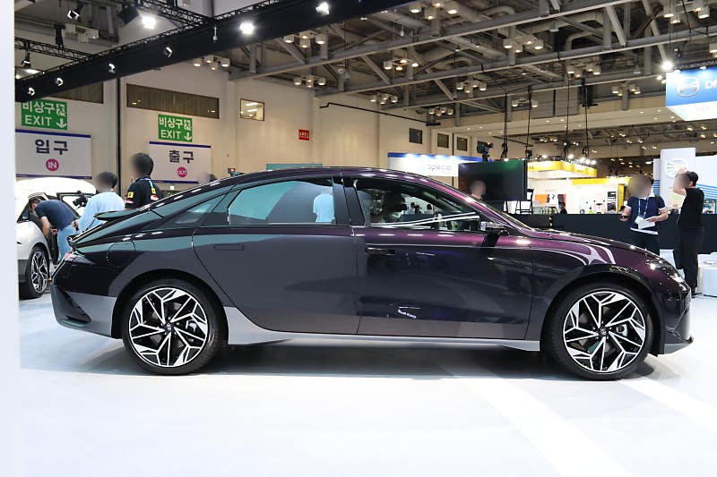 [2022 부산모터쇼] 모터쇼 최고 관심차종, 현대 ‘아이오닉 6’ 공개