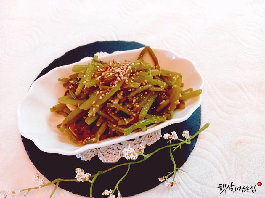 고구마순 고구마줄기볶음 삶기 껍질 7월제철 아이남편 도시락 나물반찬요리 : 네이버 포스트