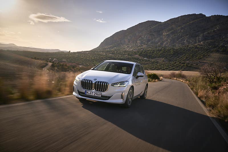 "실내 인테리어가 대박" BMW 뉴 2시리즈 액티브 투어러 국내 출시