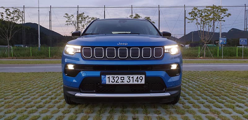 [시승기] 가격 오른 만큼 가치를 보여줄까? 지프 뉴 컴패스 리미티드 2.4 AWD 시승기