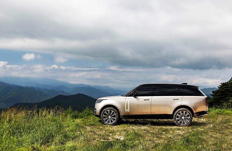 [시승기] “오프로드는 당연, 온로드에서도 제왕의 모습” 신형 레인지로버