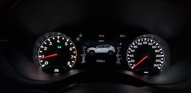 [시승기] 가격 오른 만큼 가치를 보여줄까? 지프 뉴 컴패스 리미티드 2.4 AWD 시승기