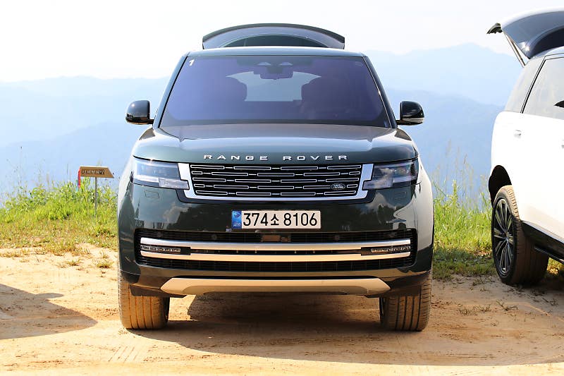 [시승기] “오프로드는 당연, 온로드에서도 제왕의 모습” 신형 레인지로버