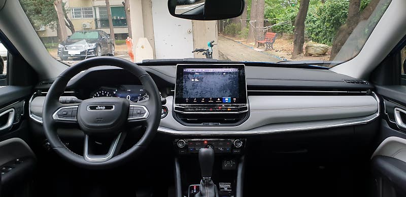 [시승기] 가격 오른 만큼 가치를 보여줄까? 지프 뉴 컴패스 리미티드 2.4 AWD 시승기