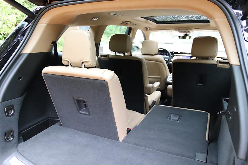 [시승기] '6인승 시트와 믿음직한 운동성능'이 매력적, 캐딜락 XT6