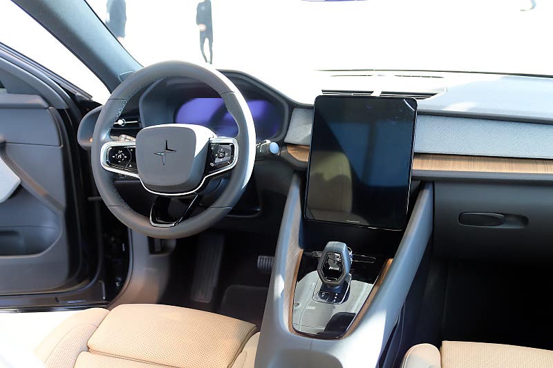 ‘익숙한데 새로운 레시피’ 볼보 느낌 그대로 살린 전기차, ‘폴스타 2’