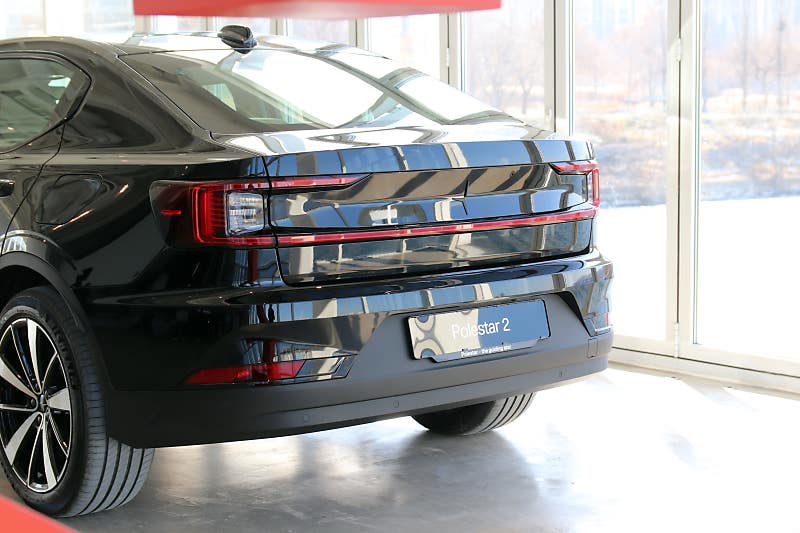 ‘익숙한데 새로운 레시피’ 볼보 느낌 그대로 살린 전기차, ‘폴스타 2’