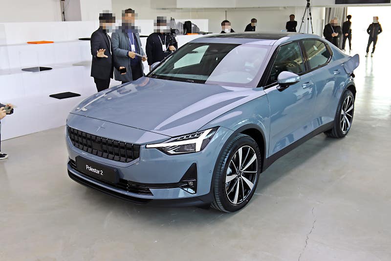 ‘익숙한데 새로운 레시피’ 볼보 느낌 그대로 살린 전기차, ‘폴스타 2’