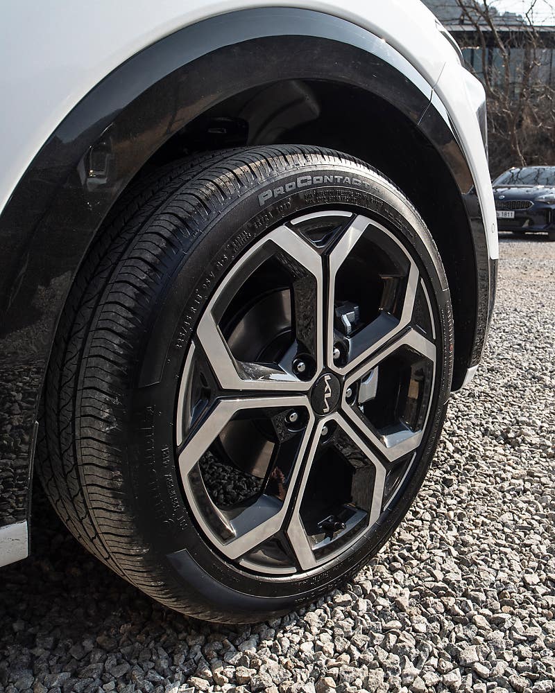 니로의 탄탄해진 주행 감각, 바뀐 타이어도 한 몫 한다? 콘티넨탈 장착한 시그니처 트림