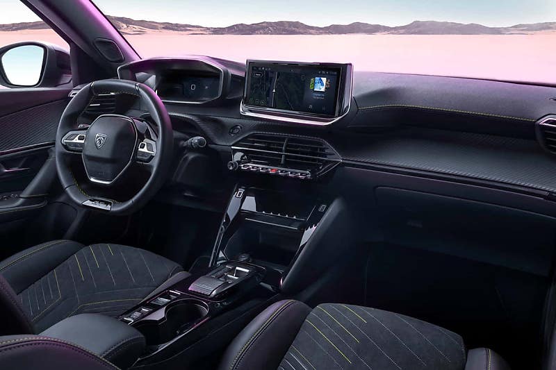 푸조 e-2008 실내