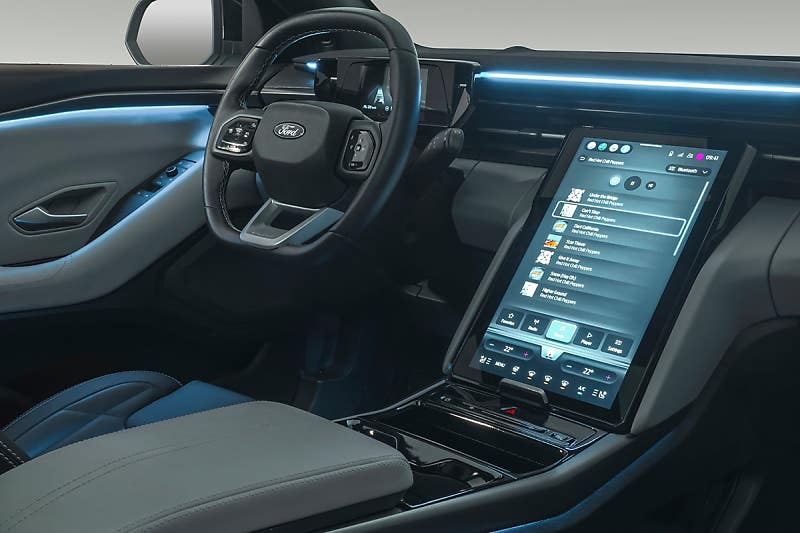 포드 익스플로러 EV 실내 