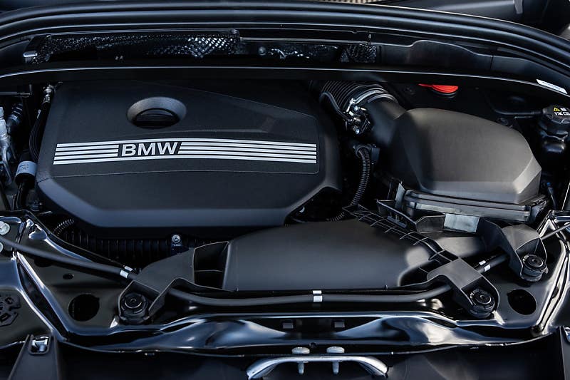 BMW X1 엔진룸